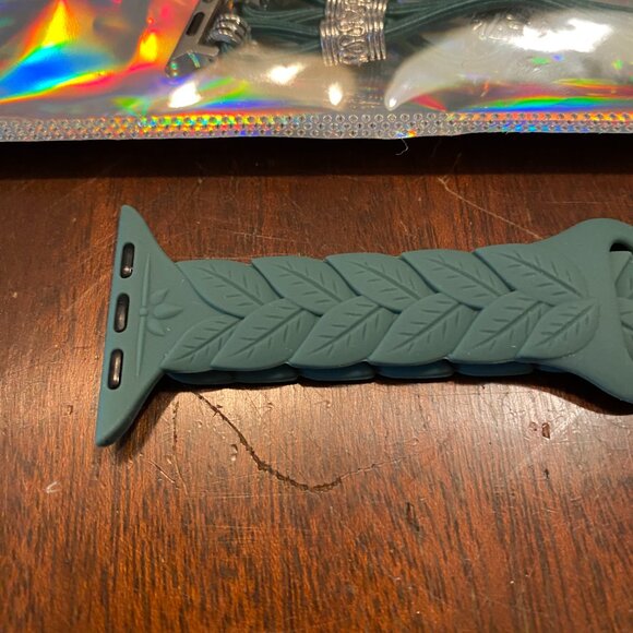 Apple Watch bands GPS 40 mm beaded, elastic NWT - Picture 2 of 3